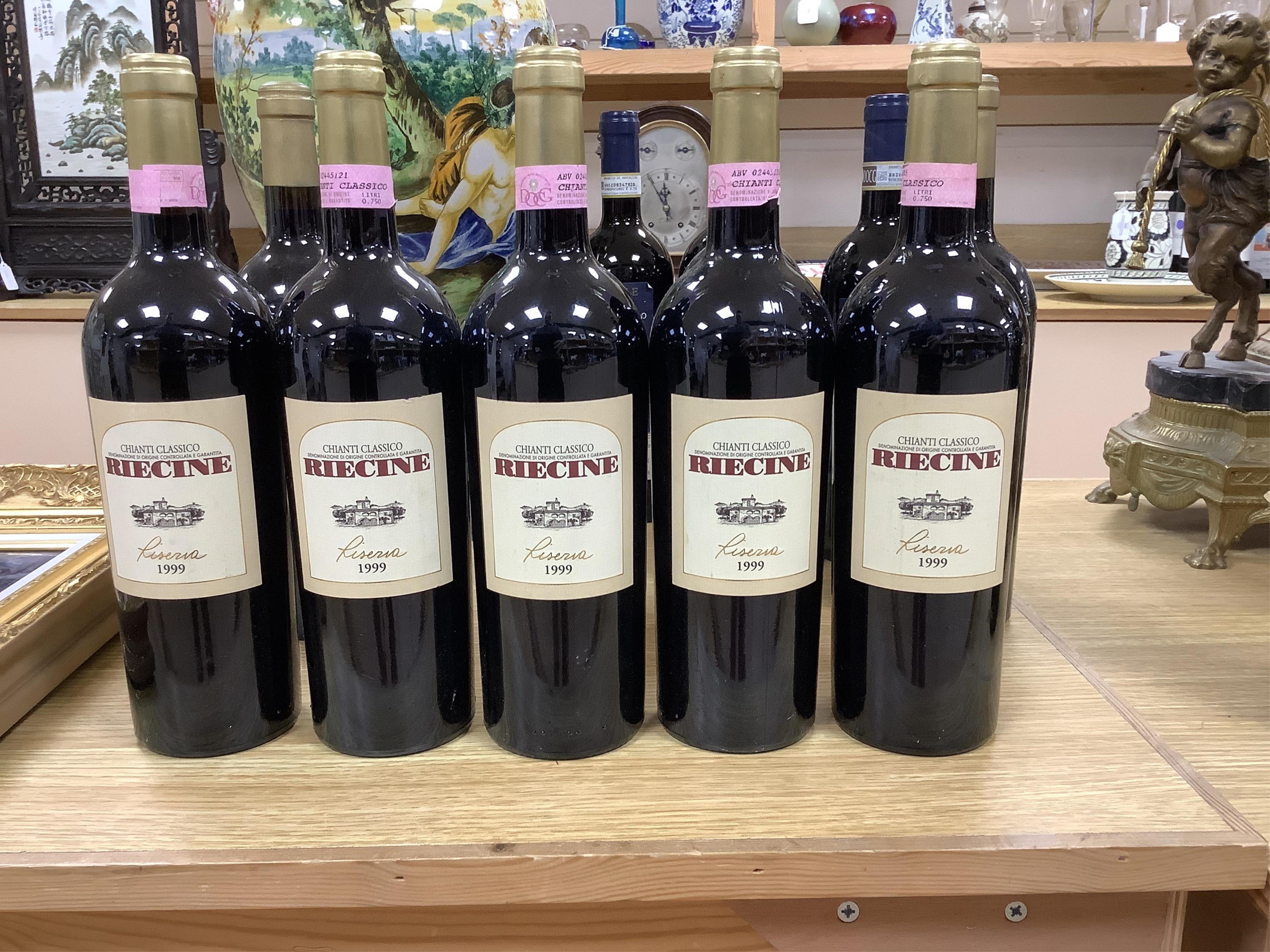 Twelve bottle of wine including; Riecine Chianti Classico 1999, Riecine Toscana 1999, Il Colle Brunello di Montalcino 2008, Il Colle Brunello di Montalcino 2007, etc. Condition - externally good, storage unknown